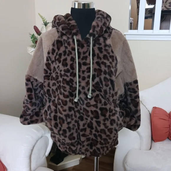 Hem & Thread Brown Faux Fur Hoodie S LIKE NEW - Picture 3 of 14